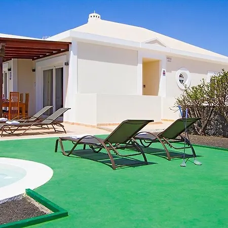 In Playa Blanca Sleeps 8 Includes Swimming Pool Air Con And Wifi 6 Playa Blanca (Lanzarote)