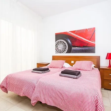 In Playa Blanca Sleeps 8 Includes Swimming Pool Air Con And Wifi 6 Vila Playa Blanca (Lanzarote)